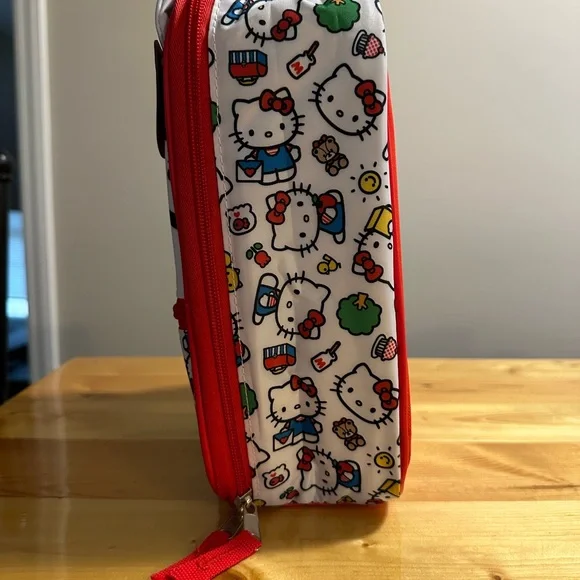 Hello Kitty Red and White lunch tote NWOT - Picture 5 of 10